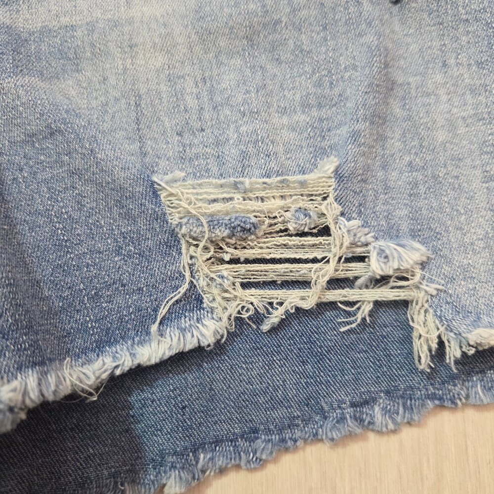 Amazon Denim Shorts Womens 28-6 Cutoff Frayed Ripped Jeans Mini Medium Wash - Picture 6 of 9
